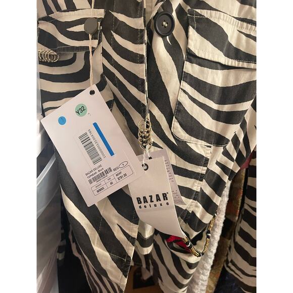 Bazar Deluxe, Zebra Print Blazer, NWT, Size 40 - Picture 4 of 5